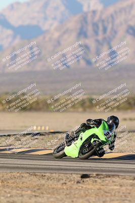 media/Dec-07-2025-CVMA (Sun) [[3e7d2de5dc]]/Race 18-Formula Twins-Formula 40 UL/